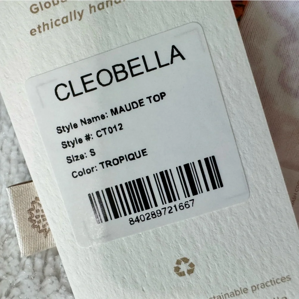 NWT- CLEOBELLA Colorful Paisley Maude Puff Sleeve Swim Top